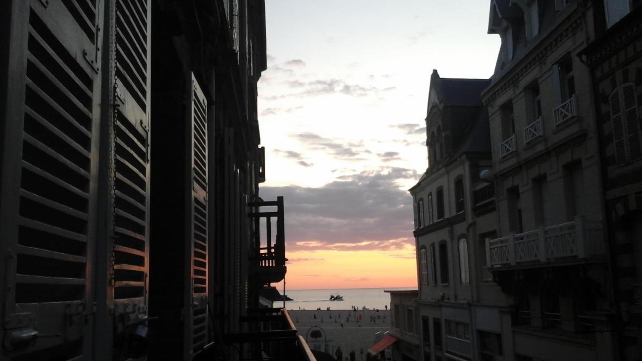 Appartement Trouville centre 2 pièces balcon sur plage à 30 mètres Extérieur photo